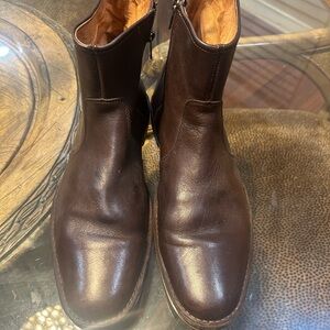 Coach calfskin leather side zipp boots:12  Men ,brown good condition